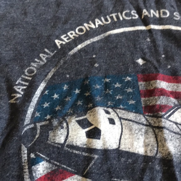 OLD Navy-USA-space shuttle- NASA-T-shirt-M - Picture 2 of 8